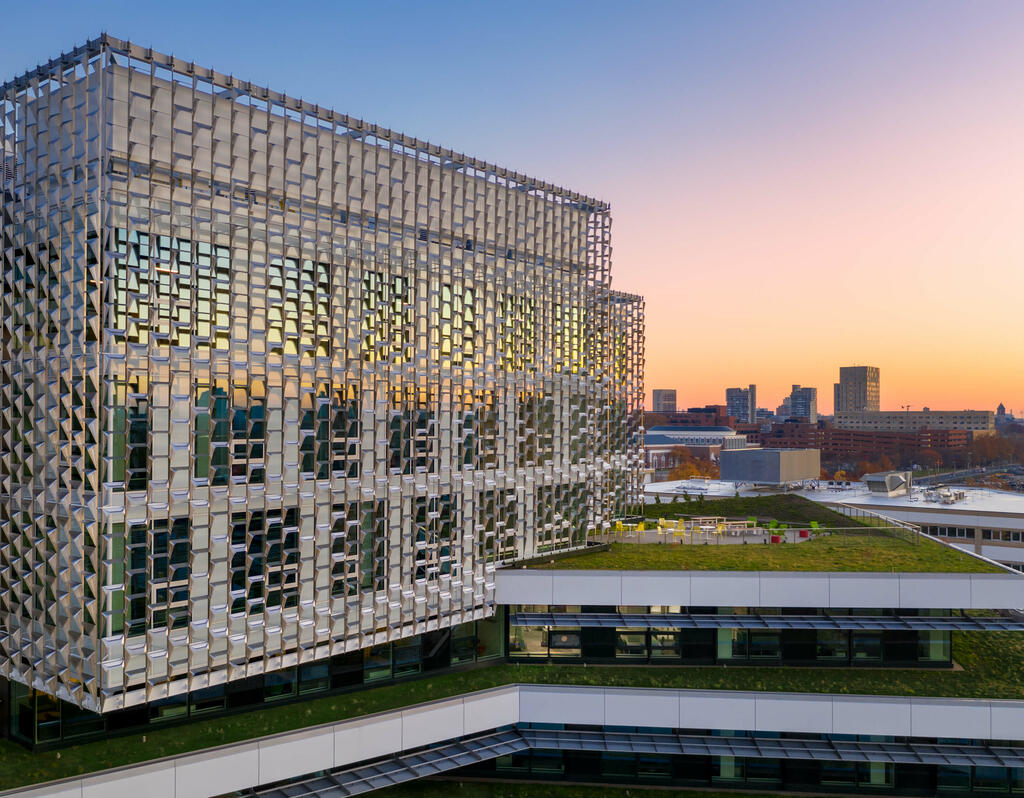 green roof amenity space on education building